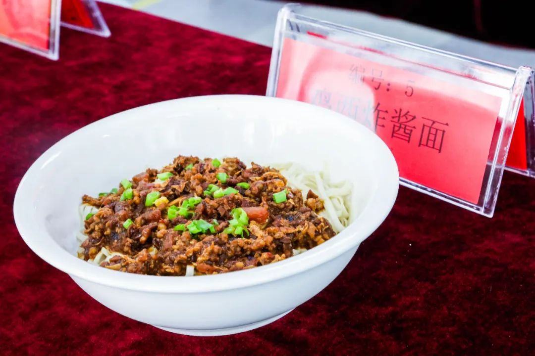 南湖行知丨引爆全场！当美食与体育邂逅，会擦出怎样的火花？