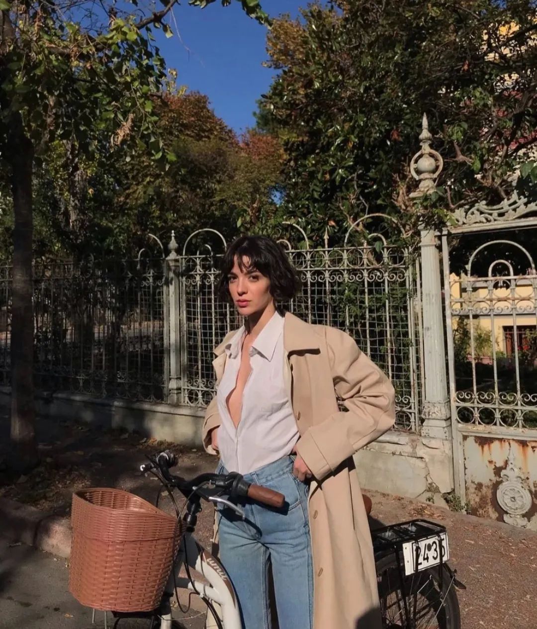 燕麦色搭配什么颜色好看,今年冬天流行燕麦色耐看又高级