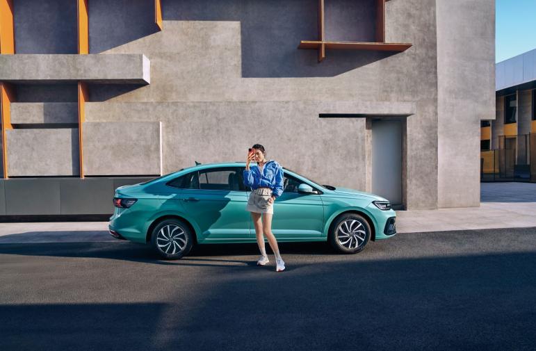 大众朗逸新锐跟新款轩逸哪个更好,朗逸plus1.5l对比轩逸1.6哪个省油