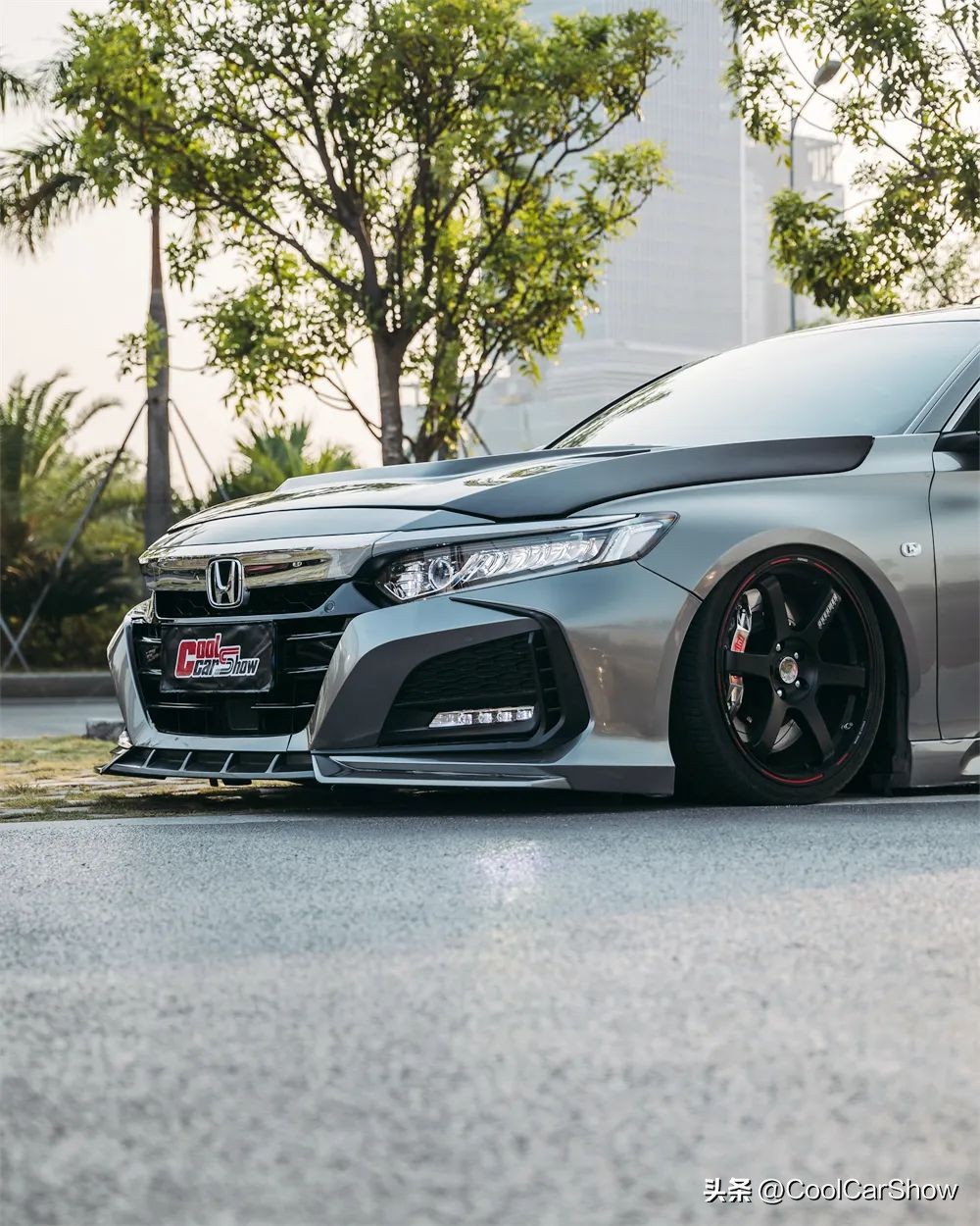 十代雅阁内饰碳纤维改装案例,十代雅阁改装多功能屏幕