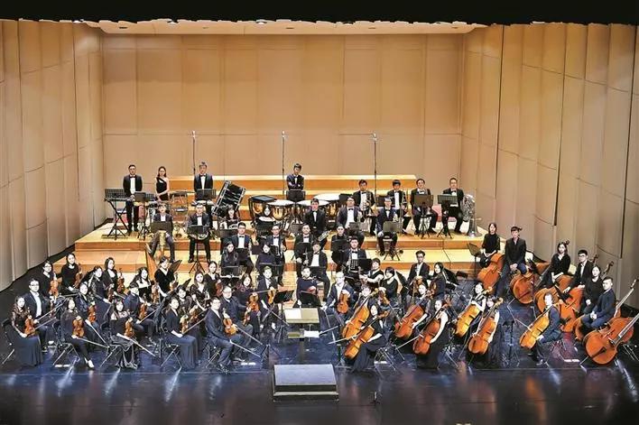 当时社会下，人们对权力、荣耀、战争以及政治变革的感受