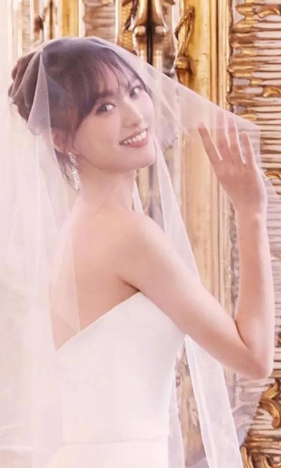 王冠惊艳迷人照片,王冠唯美图片