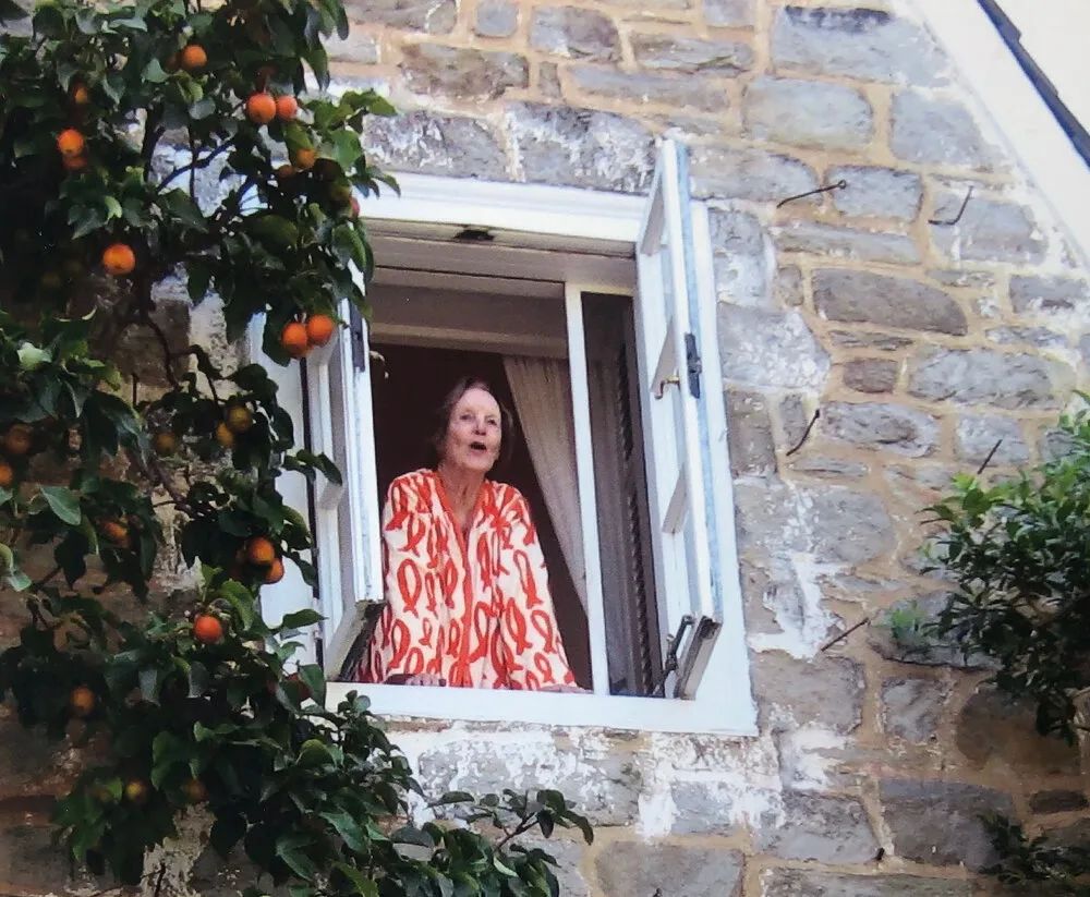 她是顶级豪门家族的千亿儿媳，一生低调，却连总统夫人都羡慕不已