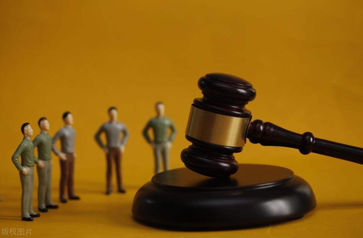 四川“插队母女”被恶搞成表情包,商家可能涉嫌侵权