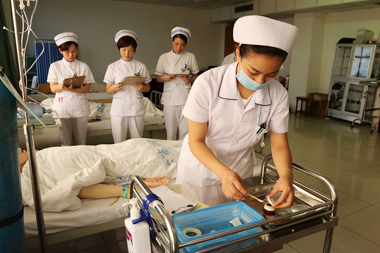 西安初中毕业在哪学医,初中毕业学医服务机构