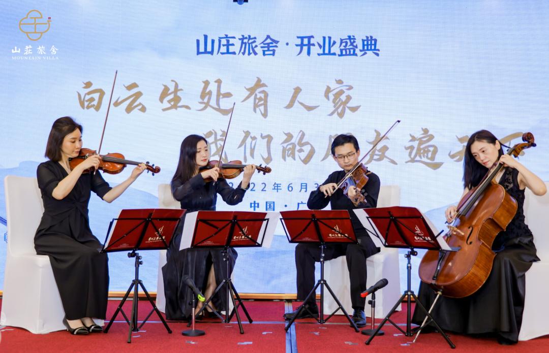 候机时光新体验！广州交响乐团“非凡大提琴”快闪白云机场T2