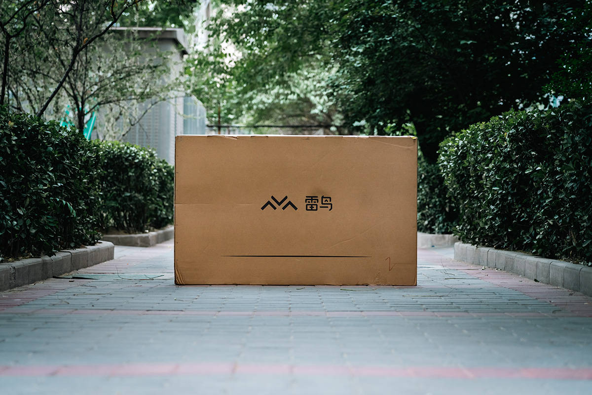 雷鸟鹏655寸4K游戏电视评测,雷鸟55寸曲面电视测评