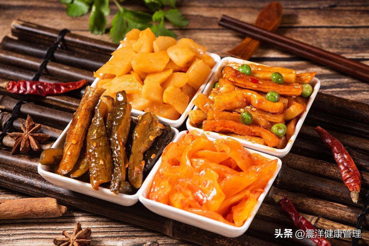 吃咸菜会引起食物中毒吗,咸菜吃多了会得胃癌吗