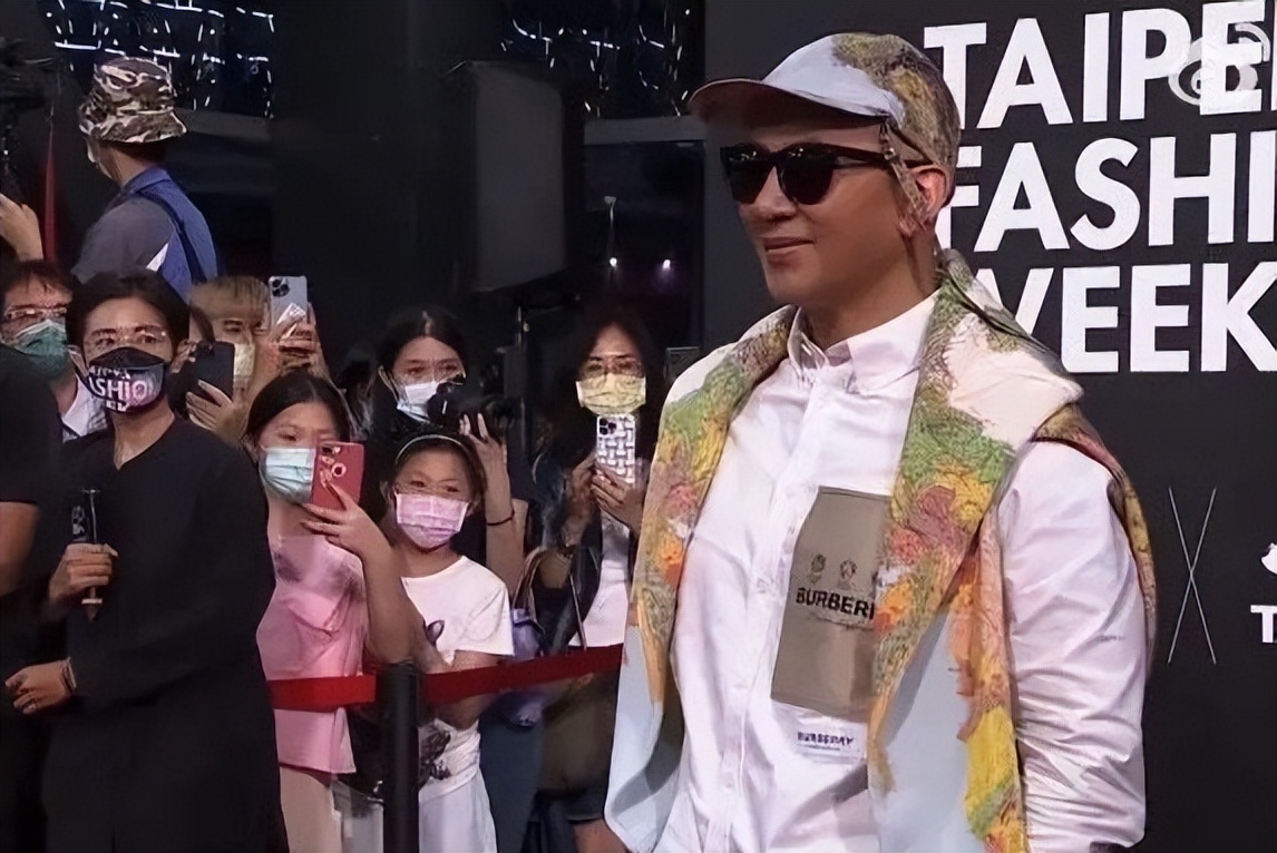 “软饭男”具俊晔离开台北，不好意思赖在汪小菲家，跑法国打工了