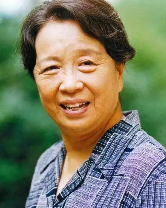 李明启先生现在状况,86岁李明启推小推车卖菜