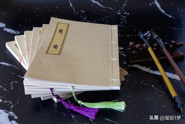 告诫我们做人应当胸怀远大的志向,年少时确立远大志向的人容易成功