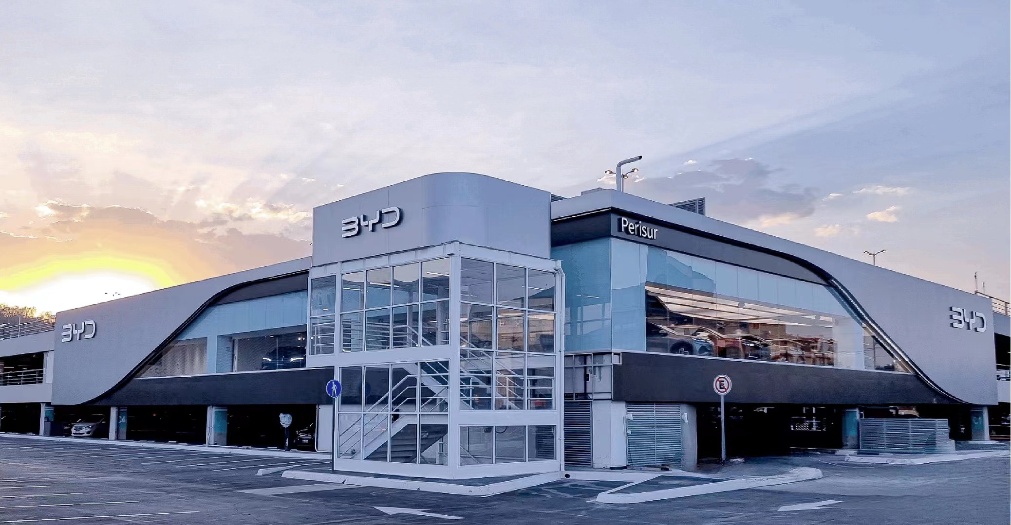 比亚迪国产汽车的崛起之路,国产品牌比亚迪汽车到底怎么样