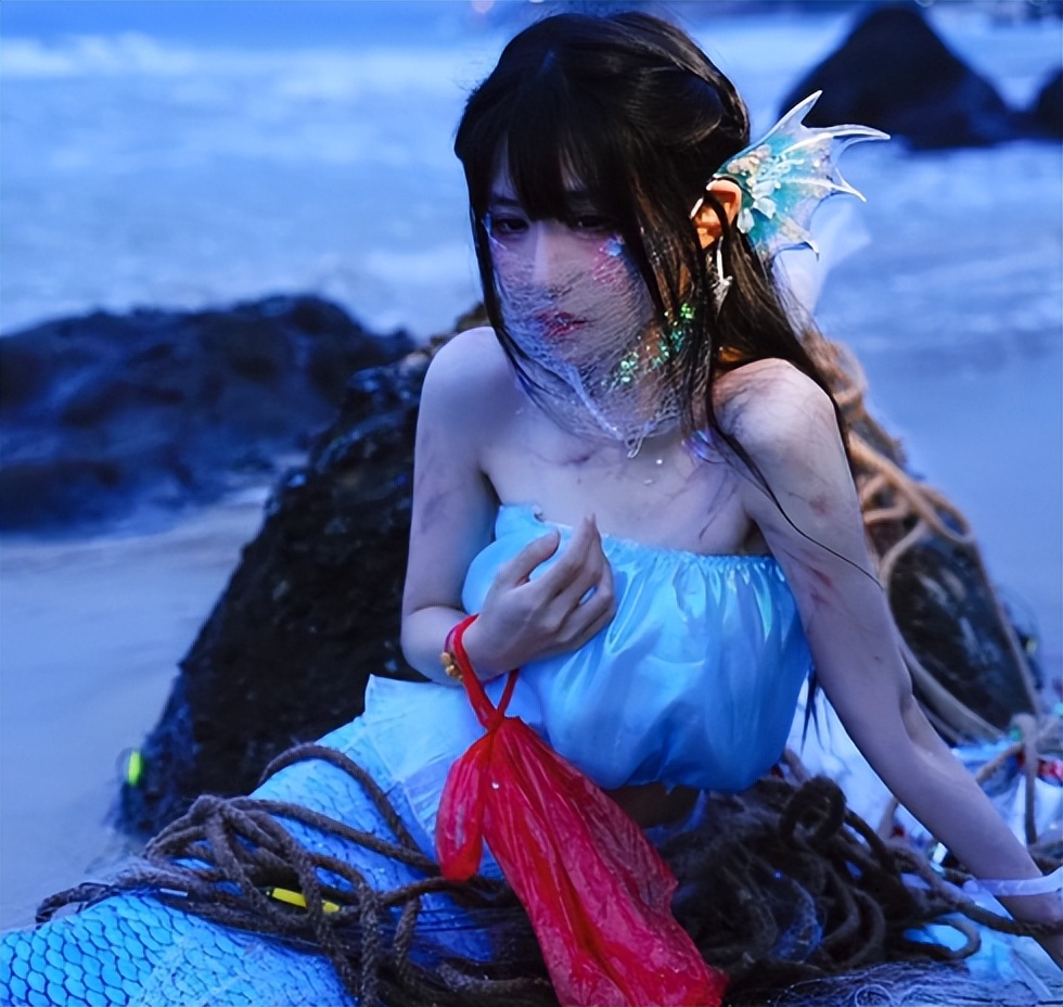 蔡萝莉穿背心很酷,网红蔡萝莉身材