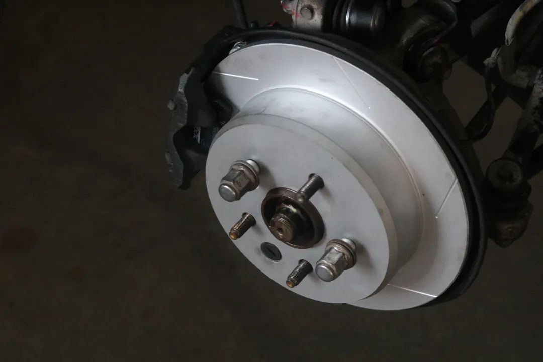 12代皇冠翻新后能开多久,坏掉的车改造成新车