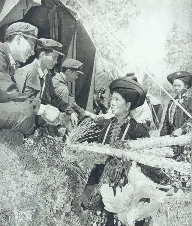 1935年长征过草地,1935年完成两万五千里长征