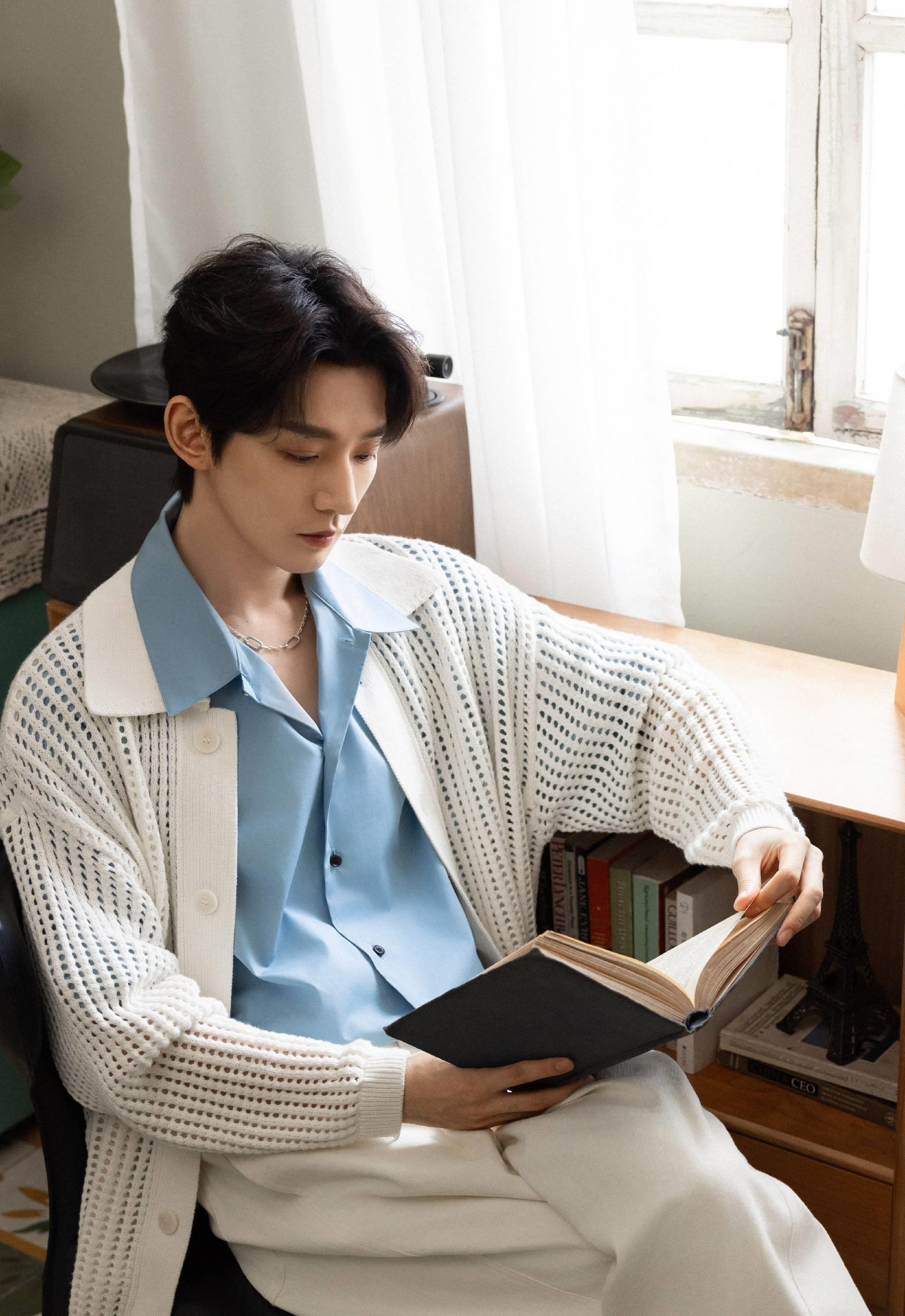 月度最in*服私**：翩翩男妲己胸残质子团，爆剧外的男*诱色**惑最致命！