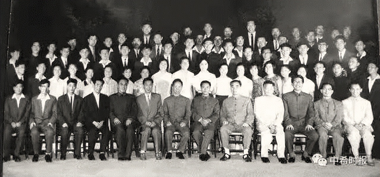 忆敬爱的周恩来总理