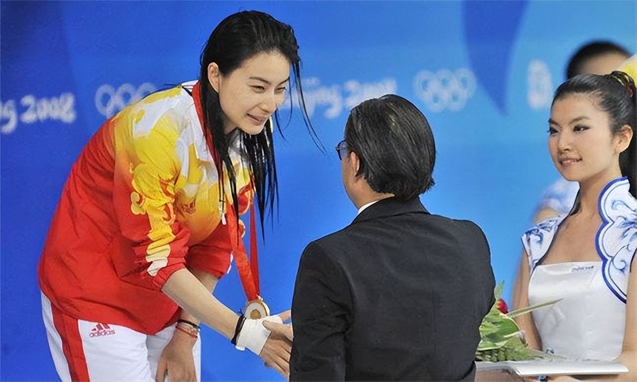 24岁跳水皇后为什么嫁50岁老公,三代跳水皇后齐聚