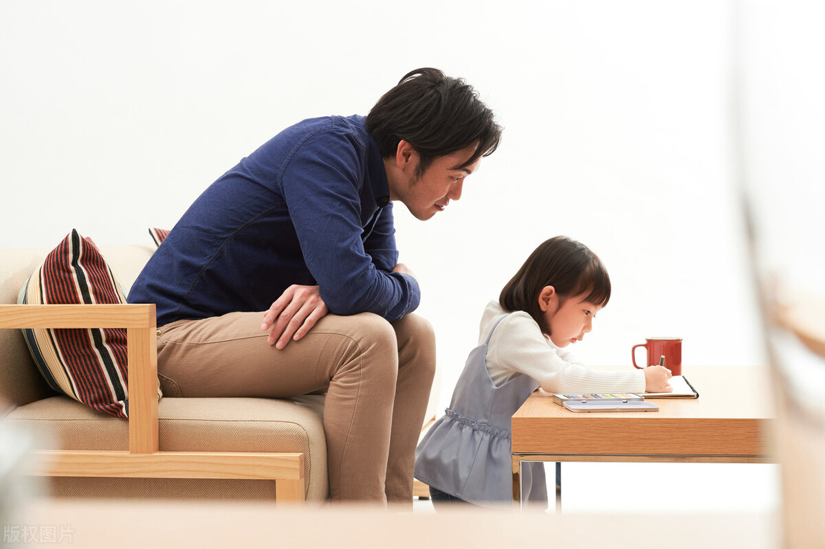 学生不做作业家长怎么办,学生不做作业老师如何跟家长反馈