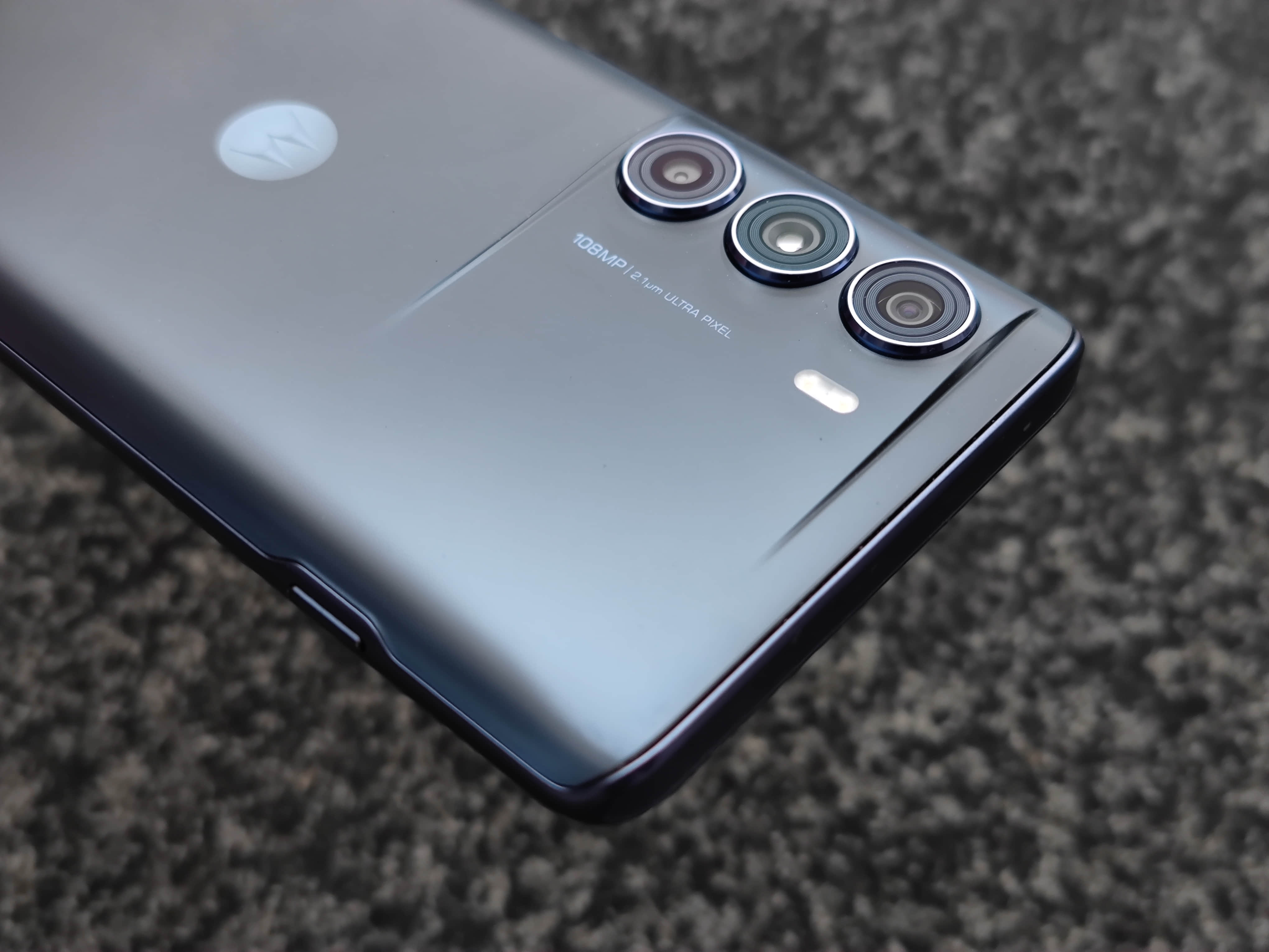 摩托罗拉edges30吃鸡能开90帧吗,摩托罗拉edges30评测