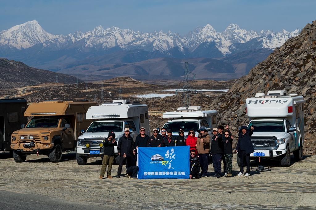 解锁藏区的绝美景观,自驾游福特B型房车西藏