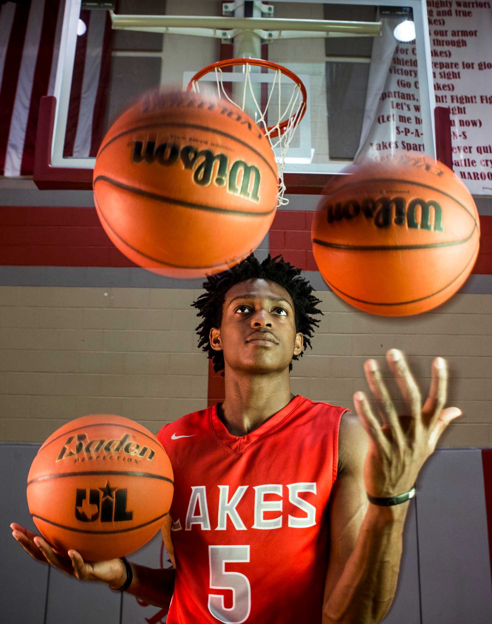 福克斯末节12分胜快船,nba关键先生福克斯