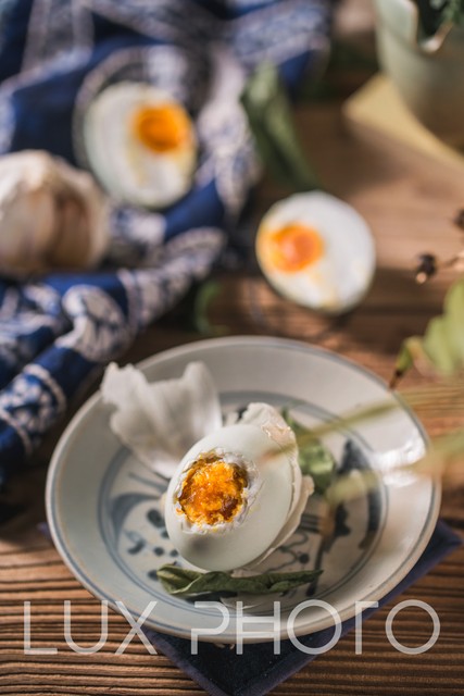 咸鸭蛋太咸怎么除咸,咸鸭蛋腌咸了怎么变淡妙招