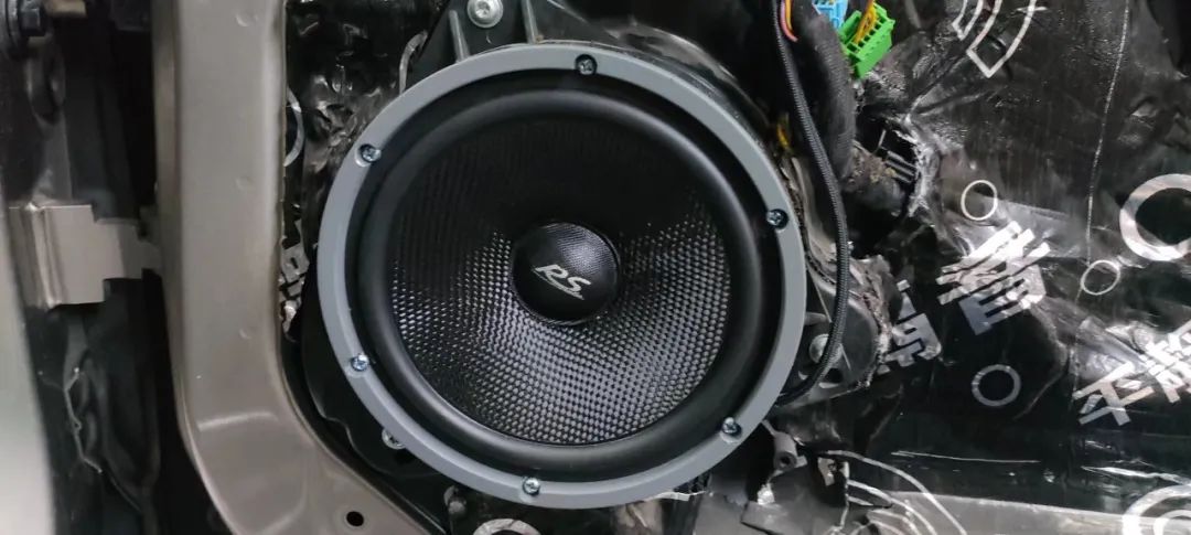 沃尔沃xc60深度测评音响,沃尔沃xc60升级全套宝华韦健音响