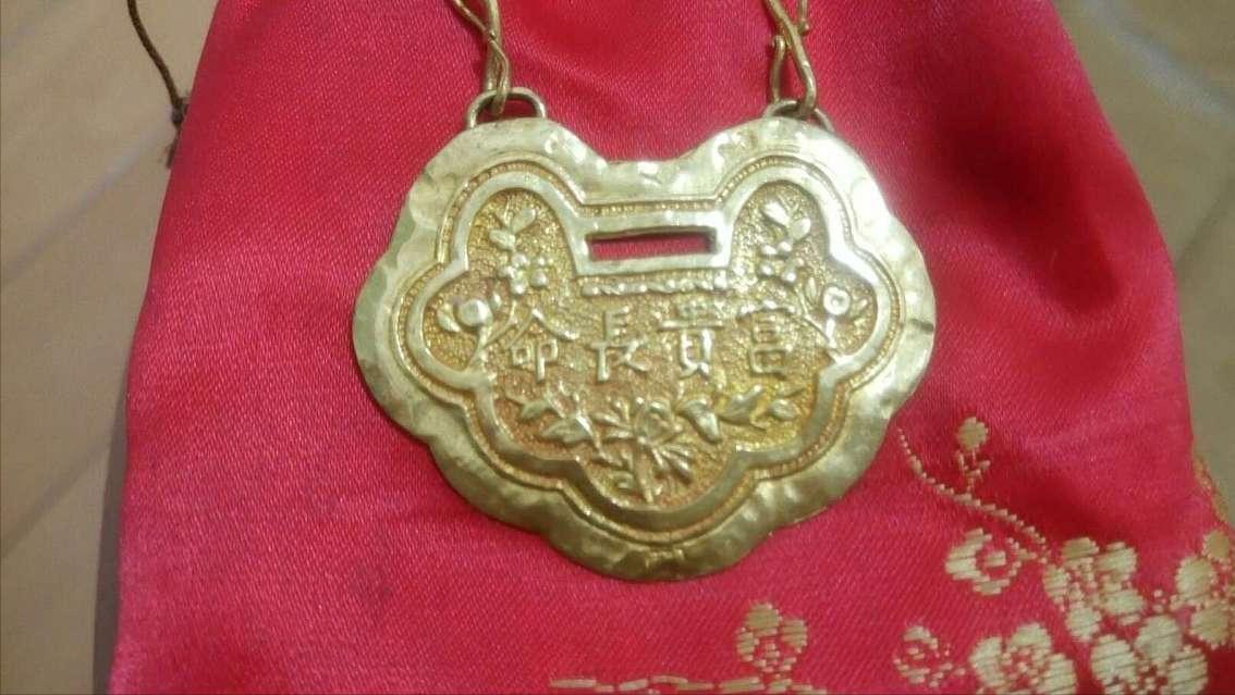 从百家锁和长命索看中国传统的护身符文化，太有意思了！