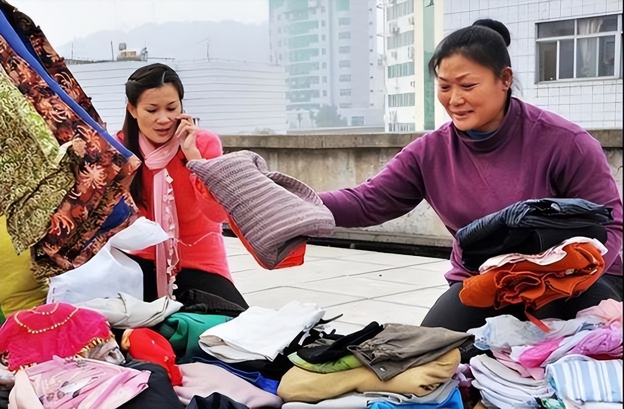 “扁担妈妈”麦琼芳：一名洗衣工，如何培养出20位清华北大学子