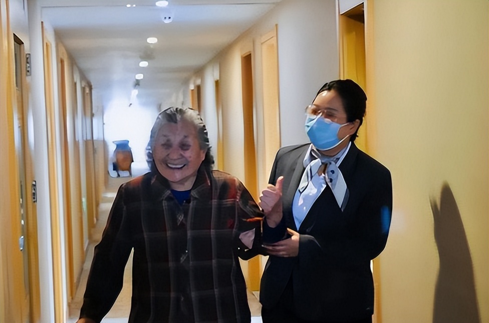 90岁老人在酒店养老,西安最好的养老院多少钱一个月