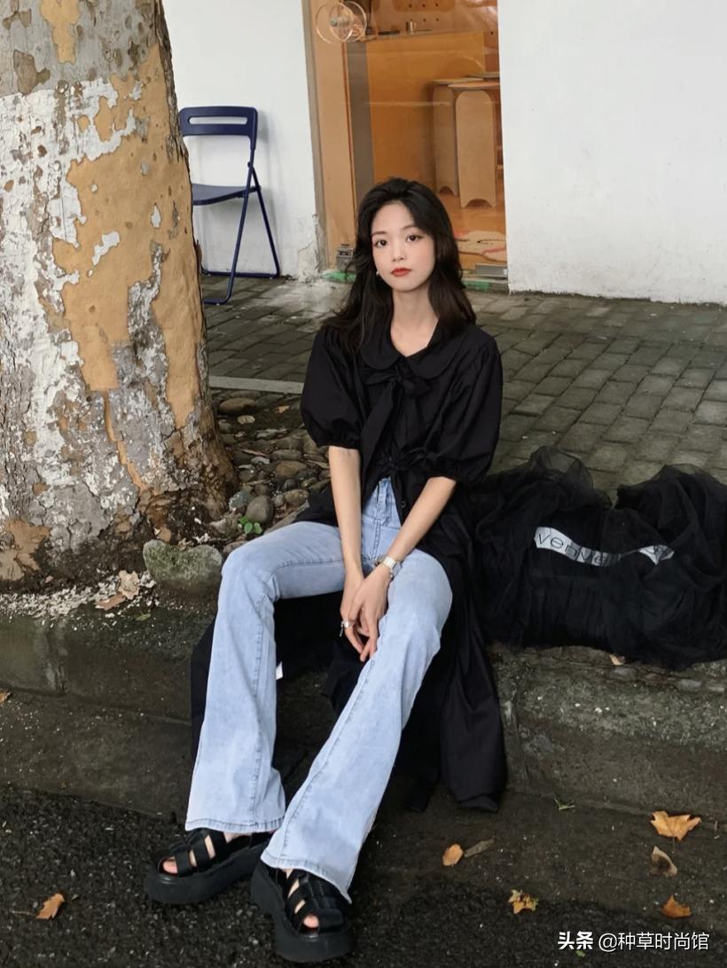 今年流行穿什么裤子和裙子,今年流行裙子配什么裤子