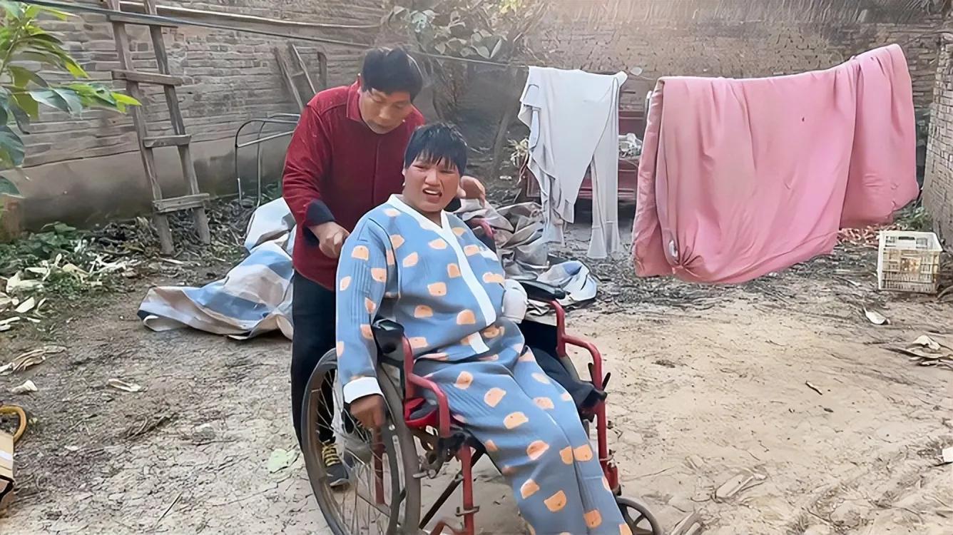 妮娃上海带货翻车视频,农村妮娃直播间带货