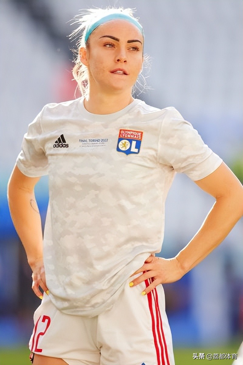 中国留洋女足球运动员,女足球运动员中国