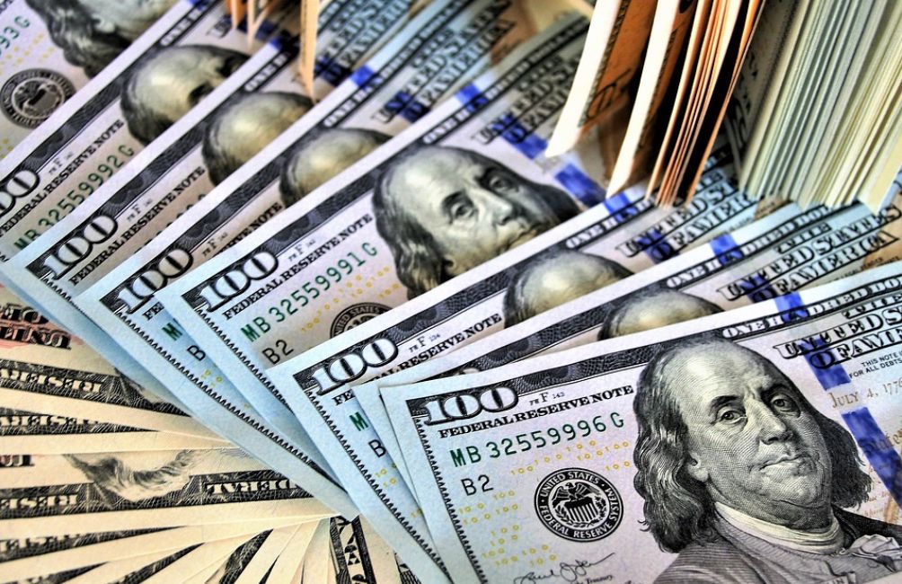 我国巨额外汇储备是如何形成的,巨额外汇储备给我国带来的影响