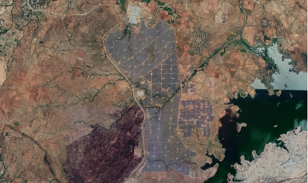 光伏超级发电站,中国最壮观的光伏电站