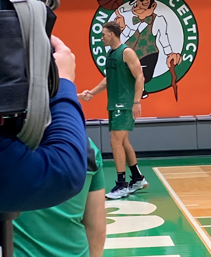 正式签约！队史第1人！91格先生