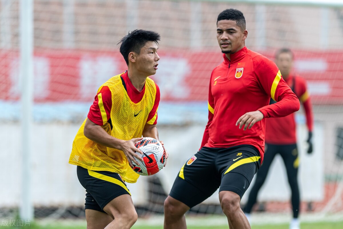 东亚杯中国男足对战日本直播,cctv直播中国男足对日本男足比赛