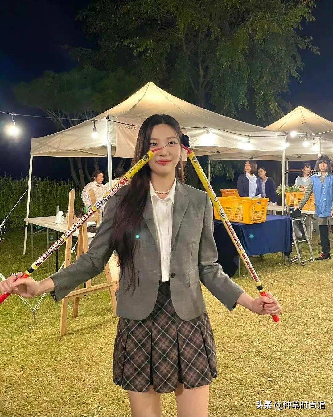 4种不同风格的春季穿搭示范,4种风格20套冬日穿搭照着穿就对了