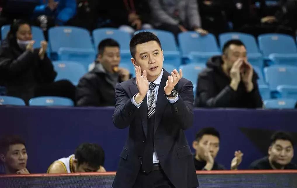 杨鸣重回辽篮执教莫兰德反应,杨鸣复出加入辽篮解析