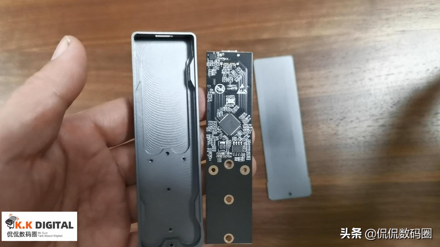 百元以下固态硬盘推荐,固态硬盘盒和成品固态哪个好