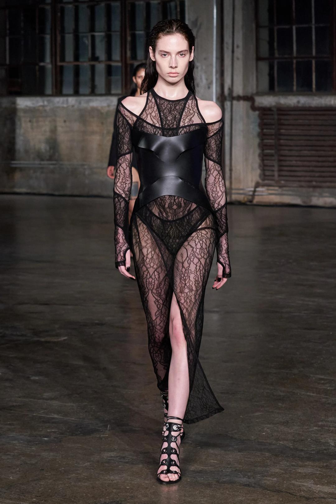 让我们从“茜茜公主”开始，聊聊内衣这件事儿