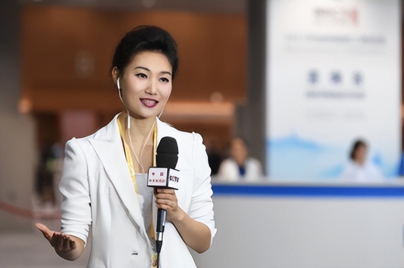 新闻联播主持人李梓萌真实头发,新闻联播主播李梓萌讲东北话