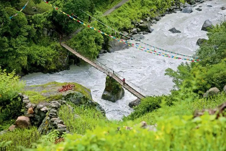 7月24日|浓浓援藏情，沪藏一家亲珠穆朗玛峰、扎什伦布寺9日“上海-日喀则”援藏旅游包机活动