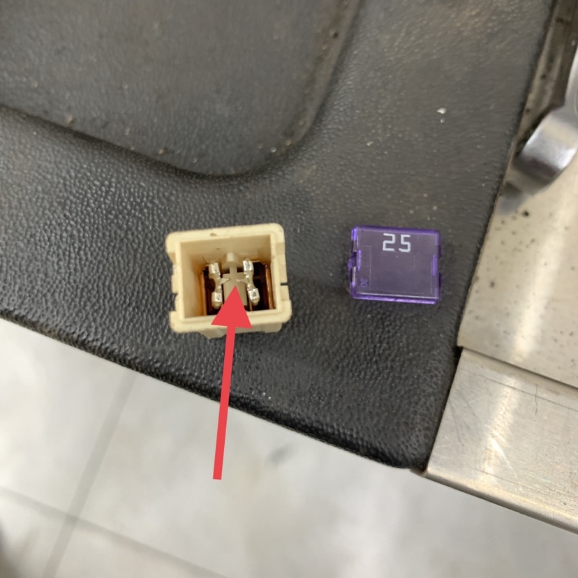 刹车踏板磨损厉害怎么修,刹车踏板发硬怎么解决