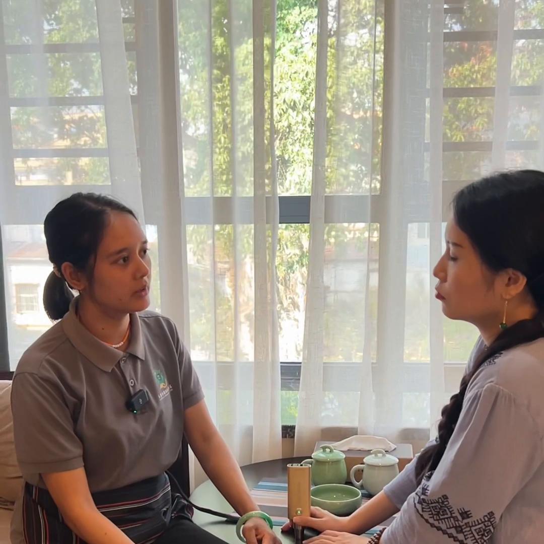 帮一个缅甸过来云南打工的小姐姐鉴定手镯，如果不是迫不得...