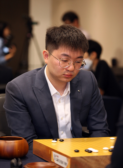 柯洁战胜朴廷桓中国队卫冕农心杯,lg杯柯洁击败朴廷桓