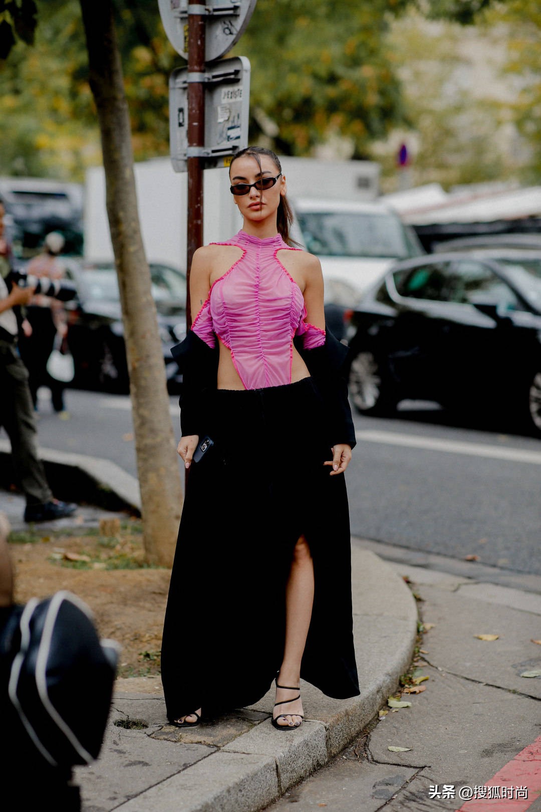 娜扎牛仔裤引热议,娜扎紧身裤穿搭