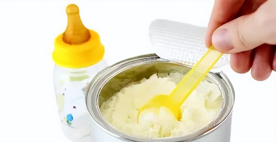 4岁左右的孩子，仍然在喝配方奶，正常吗？配方奶几岁喝好些？