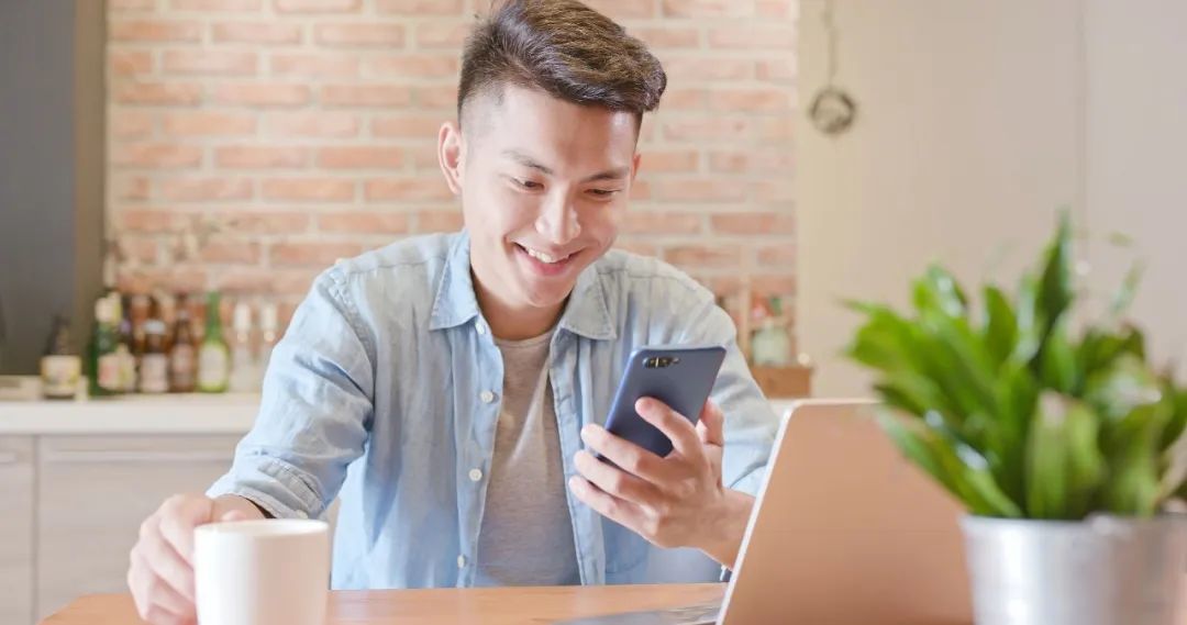 半夜总感觉口干舌燥别以为是缺水,半夜老是觉得口渴口干是什么原因